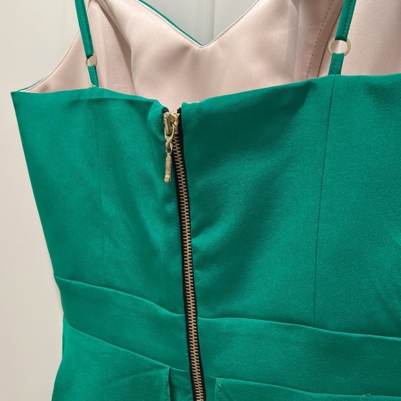 Naven, size 6, emerald green spaghetti strap mini with pendulum around waist. - Picture 4 of 7